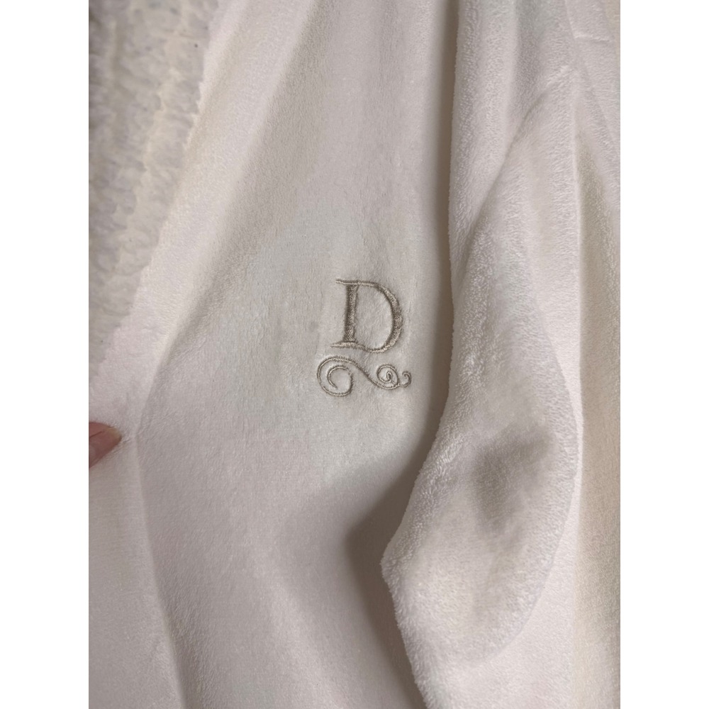 Pottery Barn White Fleece Robe M Ivory Sherpa Trim Monogram D Plush Spa Bathrobe - Picture 5 of 6